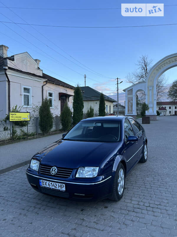 Седан Volkswagen Bora 2004 в Остроге