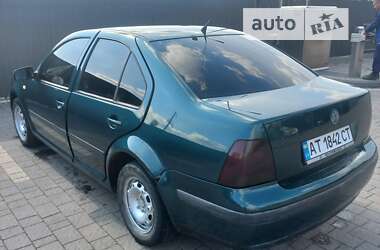 Седан Volkswagen Bora 1998 в Болехове
