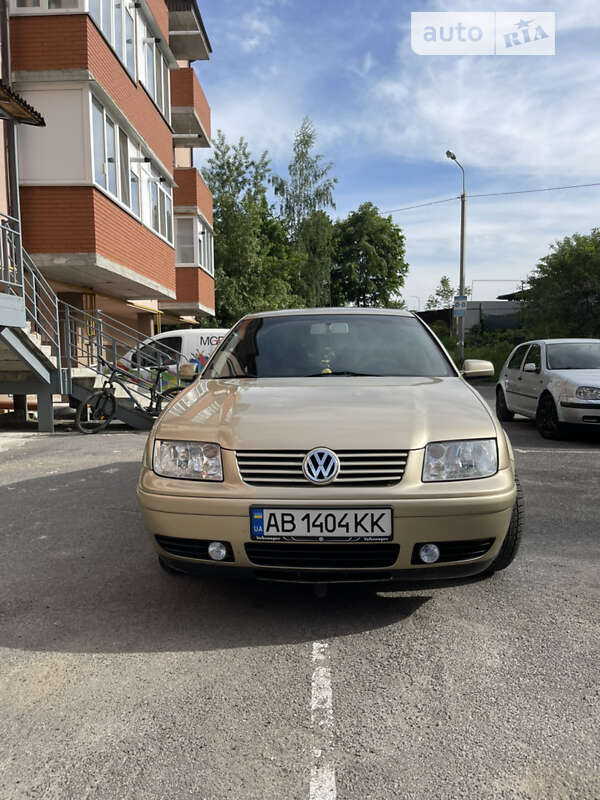 Седан Volkswagen Bora 2002 в Виннице