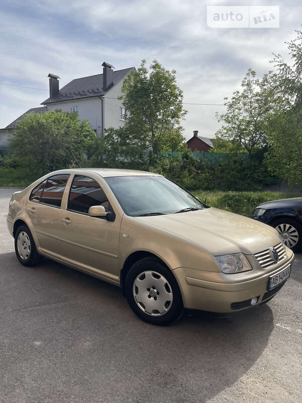 Седан Volkswagen Bora 2002 в Виннице