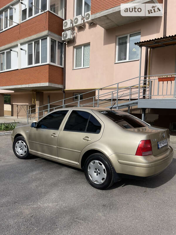 Седан Volkswagen Bora 2002 в Виннице