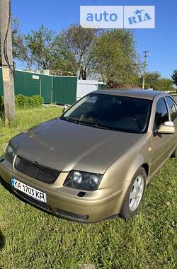 Седан Volkswagen Bora 2002 в Киеве