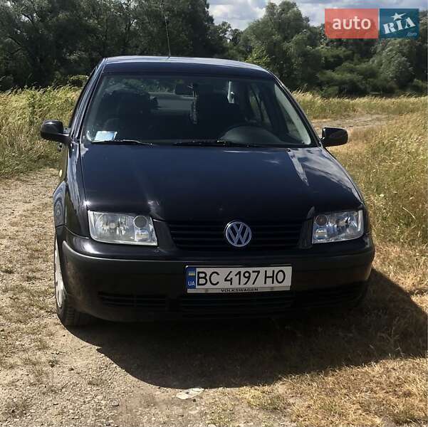 Седан Volkswagen Bora 1999 в Новом Роздоле
