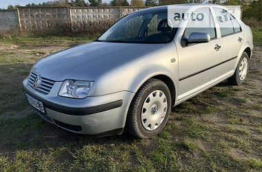 Седан Volkswagen Bora 2001 в Новояворовске