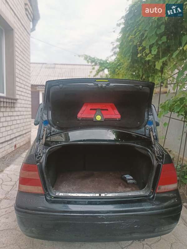 Седан Volkswagen Bora 2005 в Нововолинську