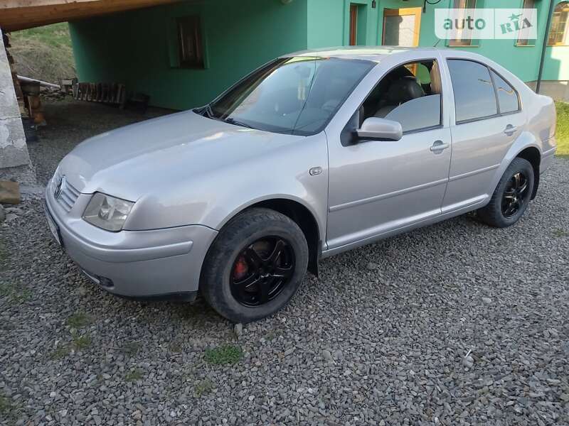 Седан Volkswagen Bora 2002 в Рахове