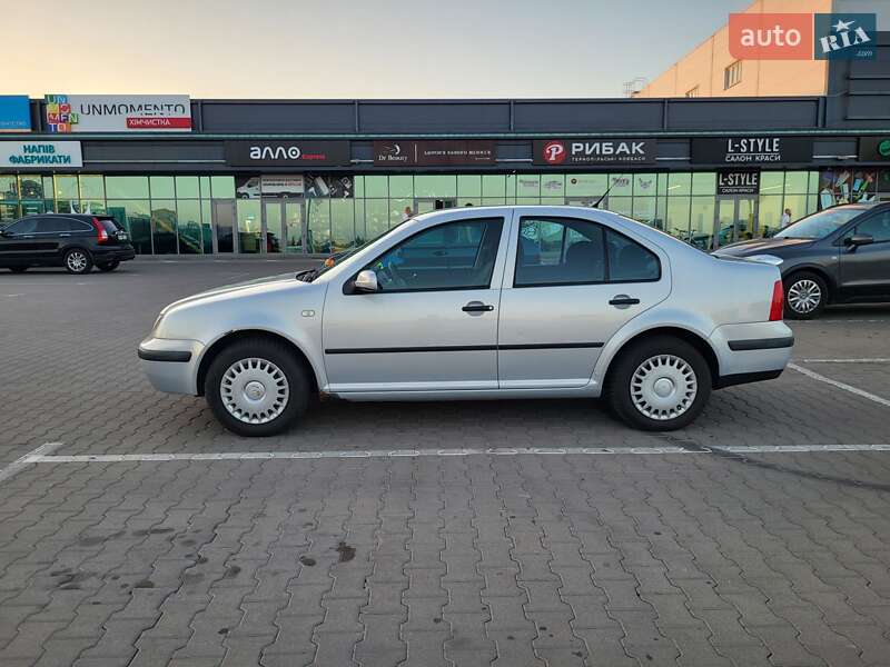 Седан Volkswagen Bora 1998 в Києві