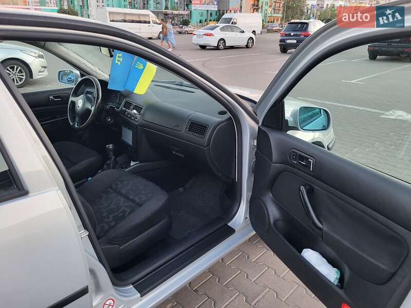 Седан Volkswagen Bora 1998 в Києві