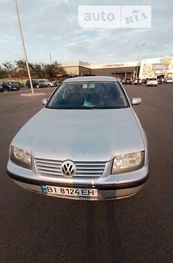 Седан Volkswagen Bora 2002 в Зенькове