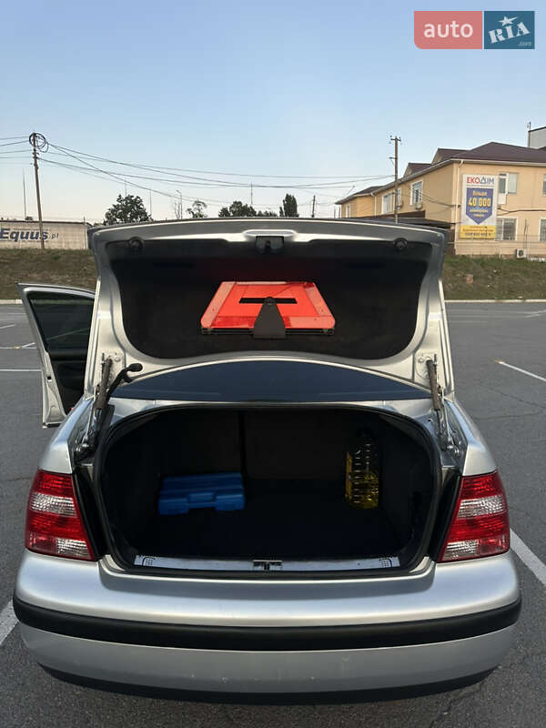 Седан Volkswagen Bora 2000 в Самборе