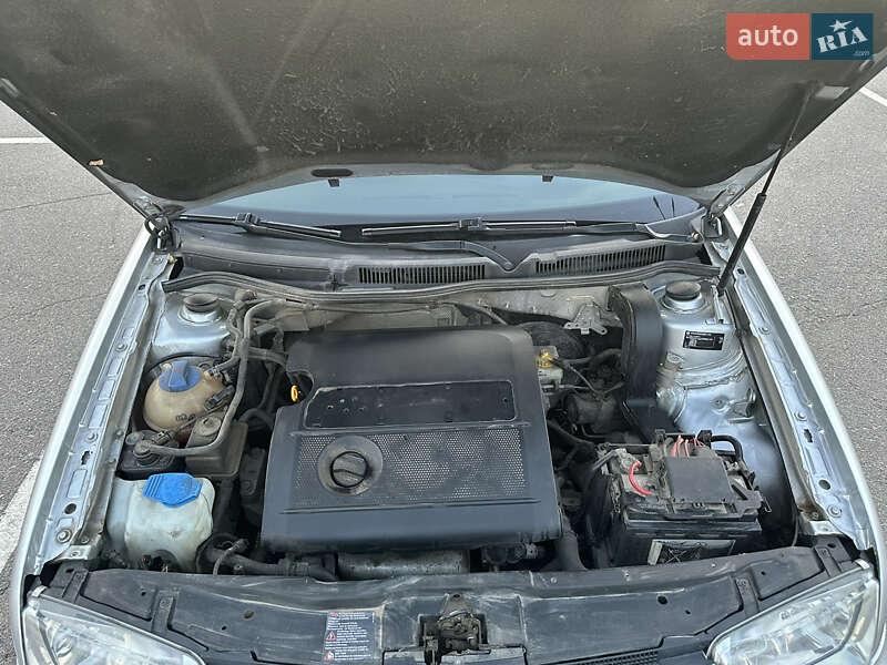 Седан Volkswagen Bora 2000 в Самборе