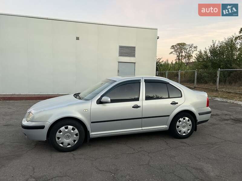 Седан Volkswagen Bora 1999 в Черкасах