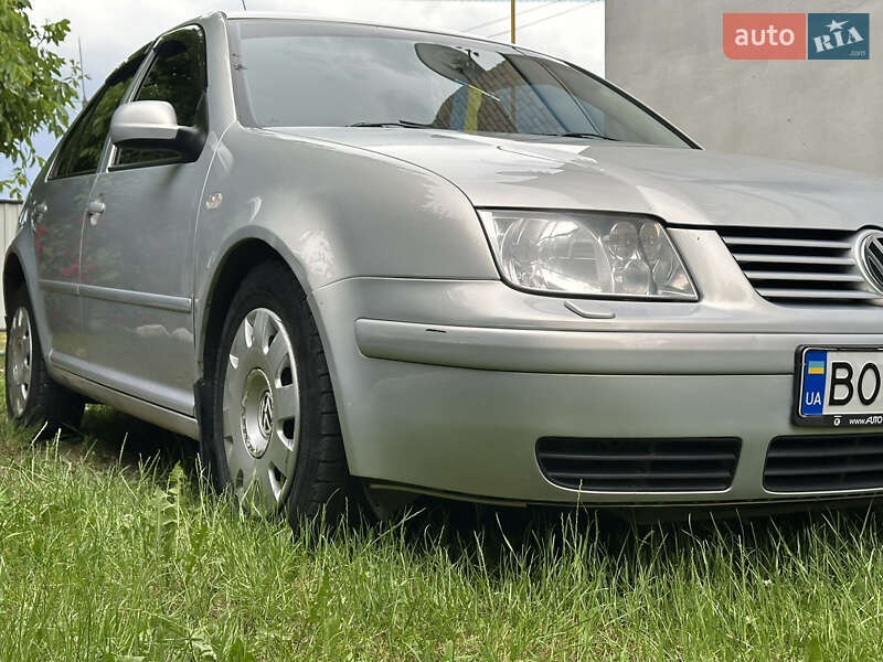 Седан Volkswagen Bora 2000 в Іллінцях