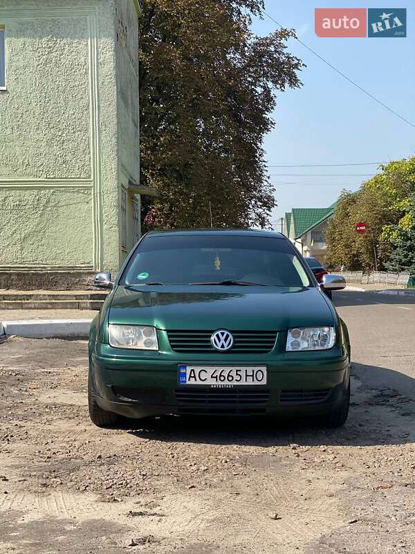 Седан Volkswagen Bora 1999 в Любомлі