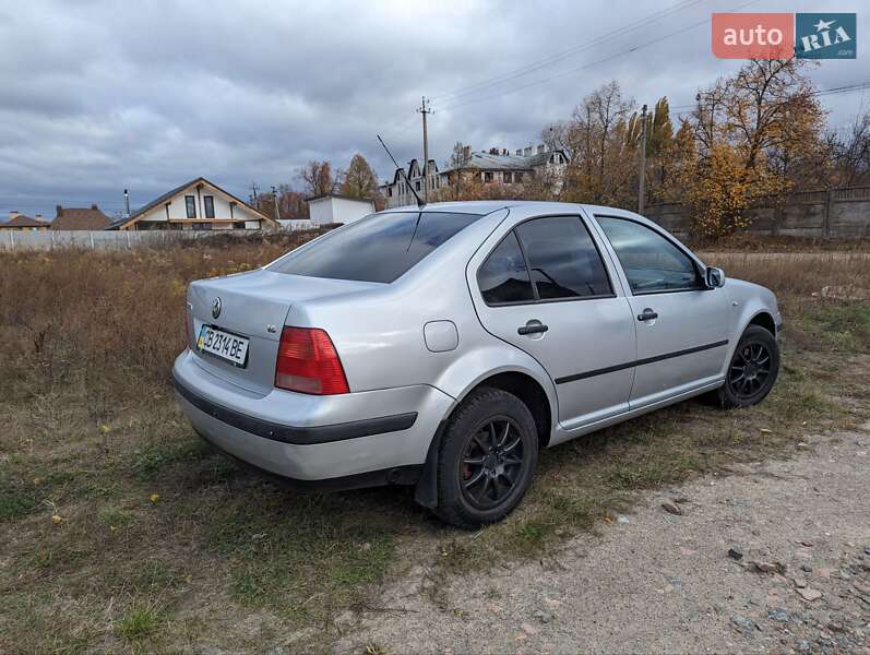 Седан Volkswagen Bora 2003 в Чернигове