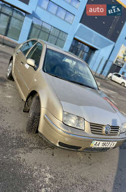 Седан Volkswagen Bora 2004 в Киеве