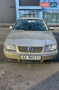 Седан Volkswagen Bora 2004 в Киеве