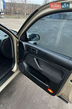 Седан Volkswagen Bora 2003 в 