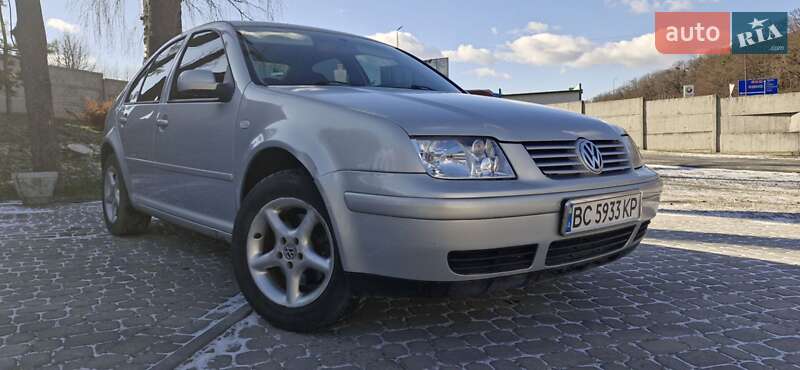 Седан Volkswagen Bora 2000 в Львове