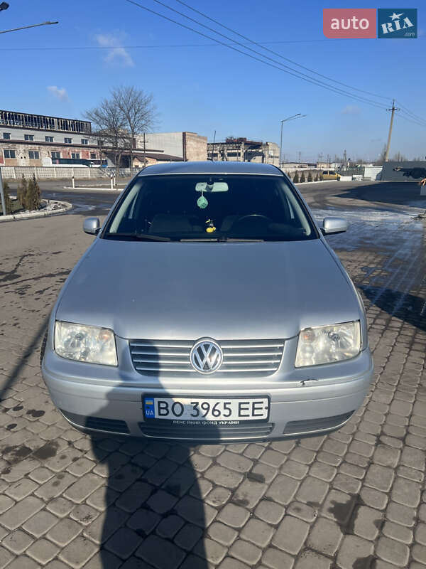 Седан Volkswagen Bora 2002 в Червонограде