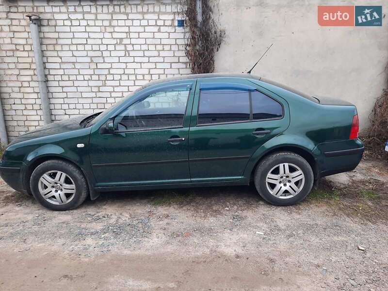 Седан Volkswagen Bora 2003 в Черкасах