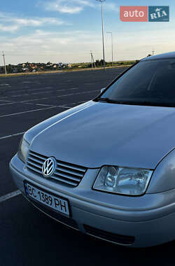 Седан Volkswagen Bora 2000 в 