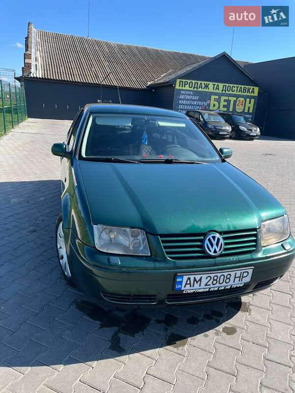 Седан Volkswagen Bora 1998 в Звягеле