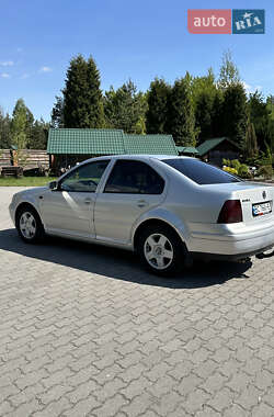 Седан Volkswagen Bora 1999 в 