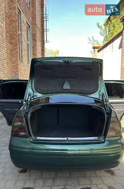Седан Volkswagen Bora 1999 в 