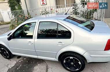 Седан Volkswagen Bora 1998 в 