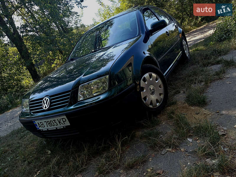 Седан Volkswagen Bora 1999 в 