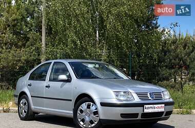 Седан Volkswagen Bora 2001 в 