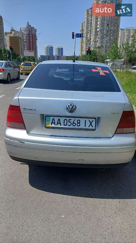 Седан Volkswagen Bora 2004 в Києві
