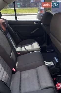Седан Volkswagen Bora 2004 в 