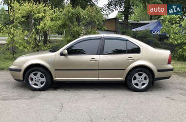 Седан Volkswagen Bora 2001 в Чернівцях