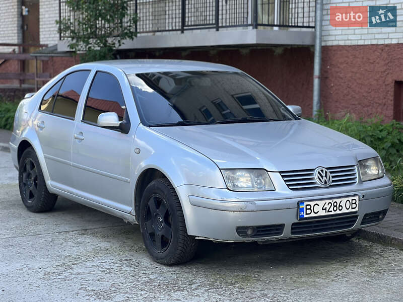 Седан Volkswagen Bora 2000 в 