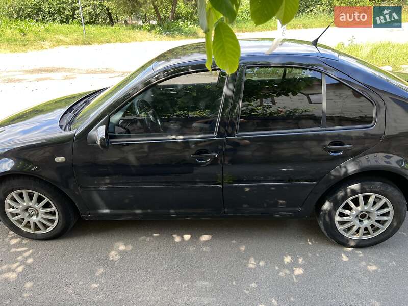 Седан Volkswagen Bora 2004 в Львове