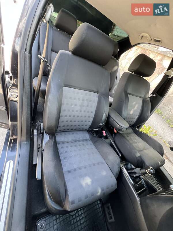 Седан Volkswagen Bora 2004 в Львове