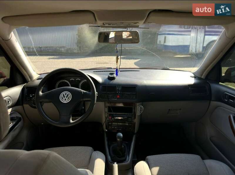 Седан Volkswagen Bora 2001 в Ужгороді