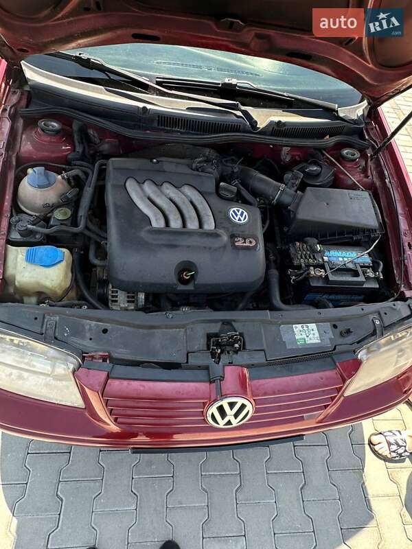 Седан Volkswagen Bora 2001 в Ужгороді