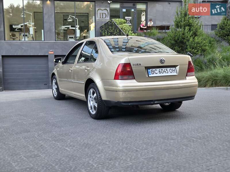 Седан Volkswagen Bora 2002 в Львове