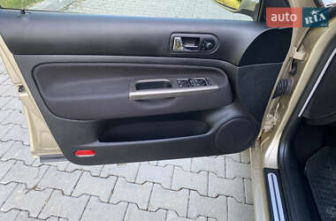 Седан Volkswagen Bora 2002 в 