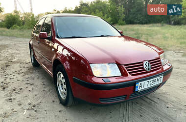 Седан Volkswagen Bora 2001 в 