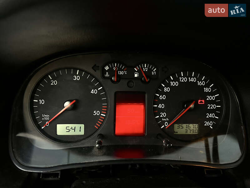 Універсал Volkswagen Bora 1999 в Ізюмі