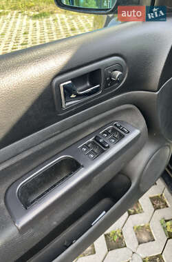 Седан Volkswagen Bora 2001 в  фото 18 Седан Volkswagen Bora 2001 в