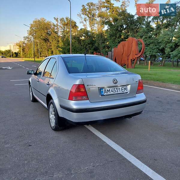 Седан Volkswagen Bora 2003 в Киеве