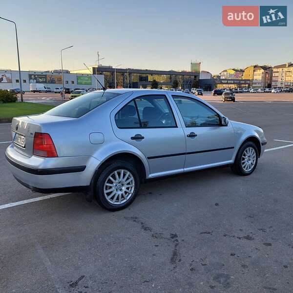 Седан Volkswagen Bora 2003 в Киеве