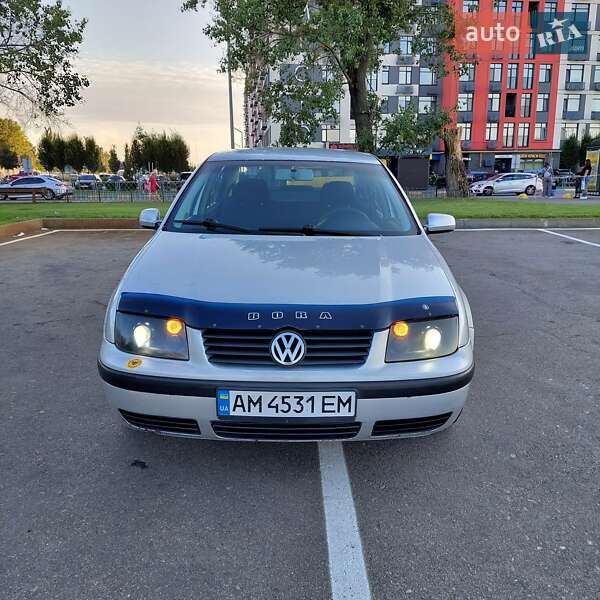 Седан Volkswagen Bora 2003 в Киеве