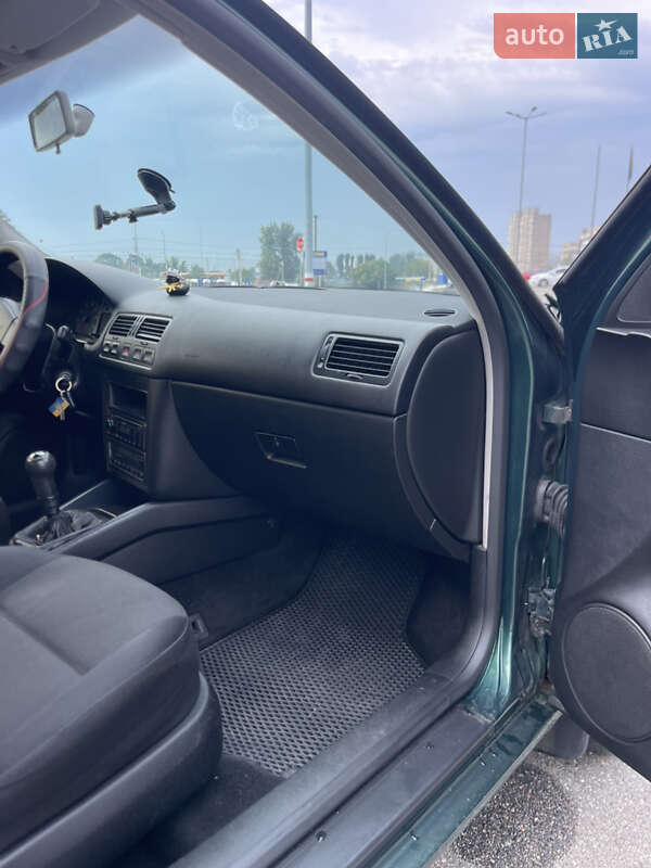 Седан Volkswagen Bora 2002 в Києві фото 29 Седан Volkswagen Bora 2002 в Києві
