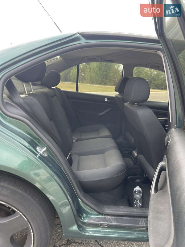 Седан Volkswagen Bora 2002 в Києві фото 35 Седан Volkswagen Bora 2002 в Києві